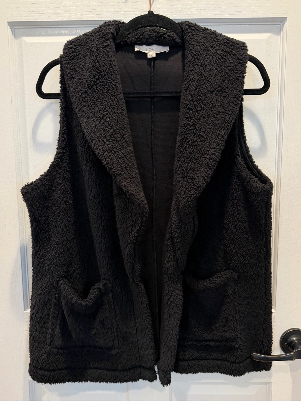 LOFT Women’s Medium Black Plush Sherpa Vest